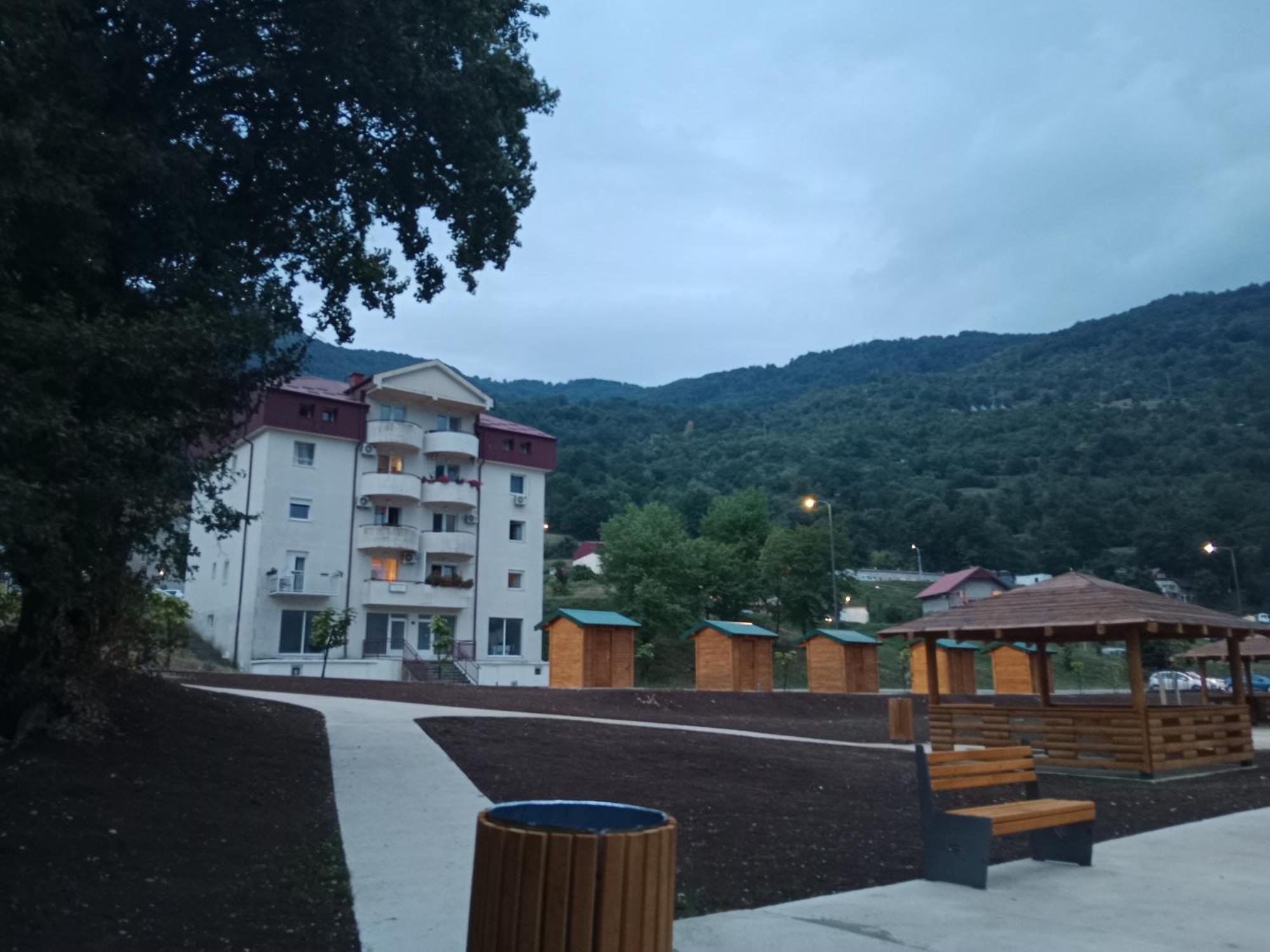 Studio Apartman D&S Плужине Екстериор снимка